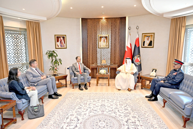 <p>Interior Minister General Shaikh Rashid bin Abdulla Al Khalifa yesterday received US Ambassador Steven Bondy, and commended distinguished relations and strategic partnership.</p>
<p>They reviewed bilateral security co-operation programmes and discussed topics aimed at enhancing joint efforts.</p>
<p>Public Security deputy chief Major General Shaikh Hamad bin Mohammed Al Khalifa was present.</p>